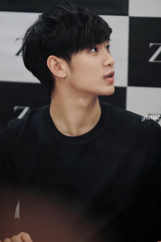 심한 김수현 얼굴 크기 ㄷㄷㄷㄷㄷㄷㄷㄷㄷㄷㄷㄷ | 인스티즈