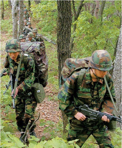 일반 육군으로 19개월 복무하기 vs 카투사로 24개월 복무하기.jpg | 인스티즈