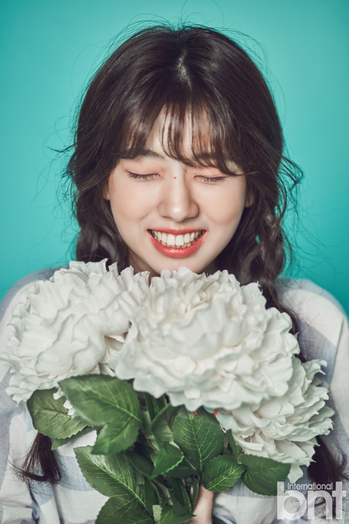 앞니에 딱밤한번 때려보고싶게생긴 신세휘 | 인스티즈
