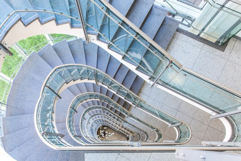 계단에서 발꼬이고 넘어질까봐 무서운 사람들 있나요? | 인스티즈