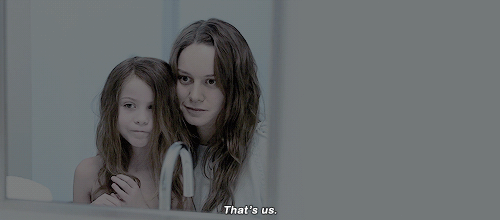 감금이란 소재를 다른 방식으로 풀어낸 영화 '룸' | 인스티즈