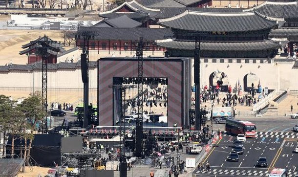 "시민은 불편, 이익은 하이브·넷플릭스 몫"…정의당, BTS 공연 비판 | 인스티즈