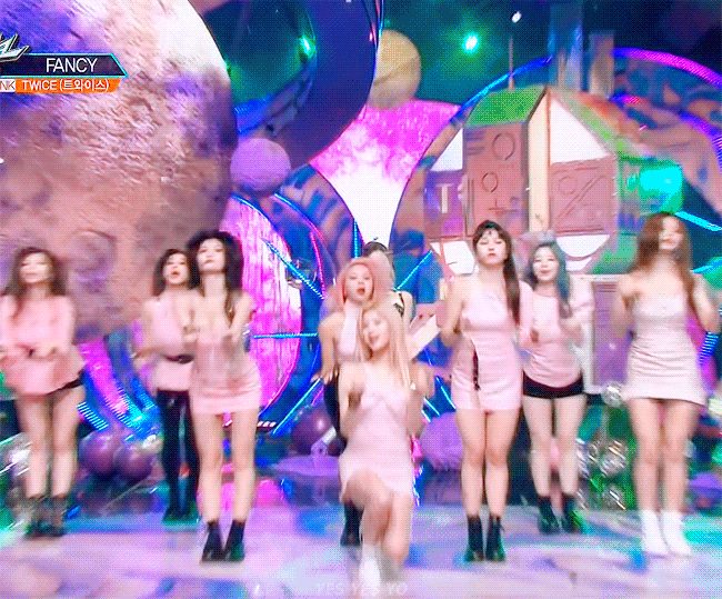 걸그룹 멤버들이 반대했다가 대박난 노래.......jpg | 인스티즈