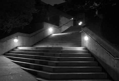 계단에서 발꼬이고 넘어질까봐 무서운 사람들 있나요? | 인스티즈