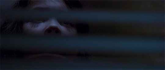 감금이란 소재를 다른 방식으로 풀어낸 영화 '룸' | 인스티즈