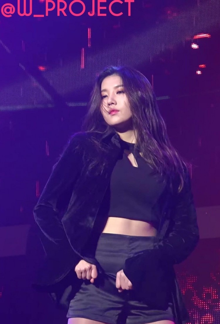 권은비 러블리즈 백댄서 시절.jpg | 인스티즈