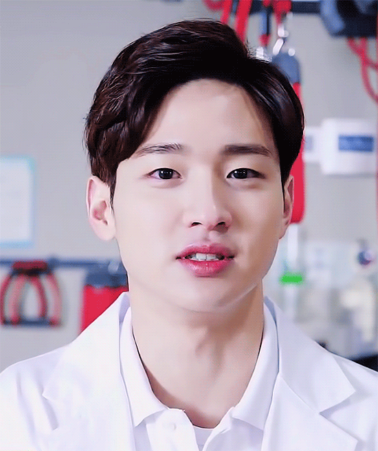 데뷔 이후 써클렌즈를 딱 한번 뺐던 여자연예인.jpg | 인스티즈