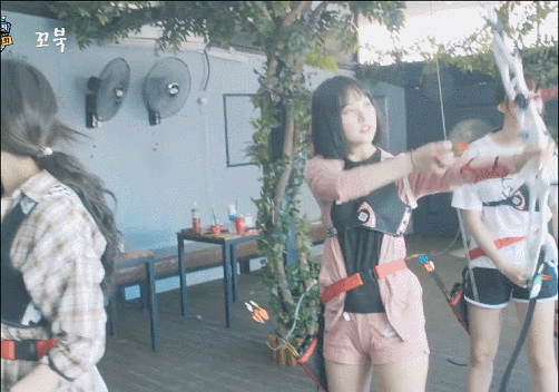 양궁연습하는 여자친구 엄지 은하 예린.gif | 인스티즈