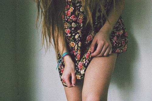 그대는 이 나라 어디 언덕에 풀꽃으로 흔들리느냐 | 인스티즈