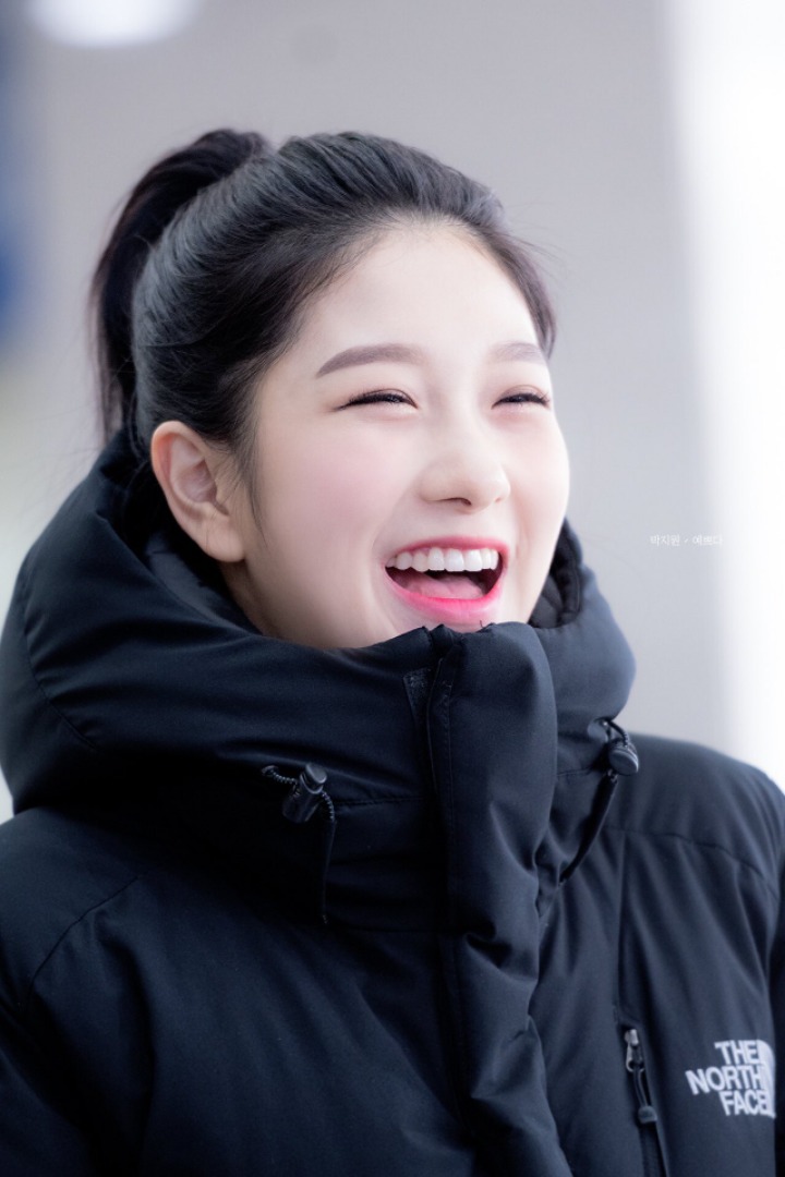 다크서클이 매력인 이서연.gif | 인스티즈