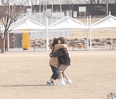 다크서클이 매력인 이서연.gif | 인스티즈