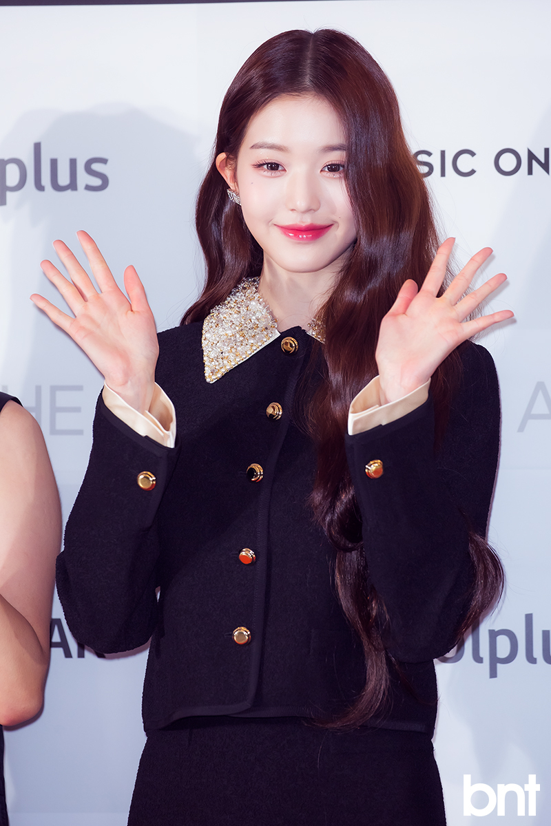 오늘자 더팩트 뮤직 어워즈 아이브 장원영 기사사진 ㄷㄷㄷ | 인스티즈
