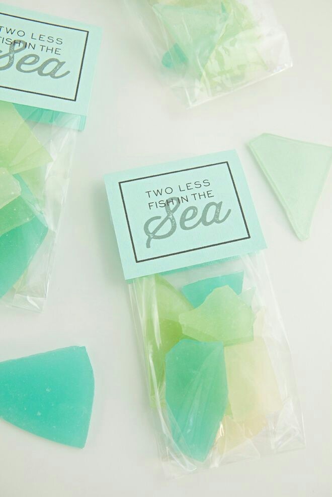 신기한 외국의 '바다 유리 사탕(Sea Glass Candy)' | 인스티즈
