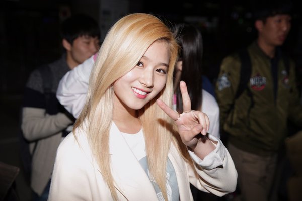 금발 너무 안어울리는 사나.jpg | 인스티즈