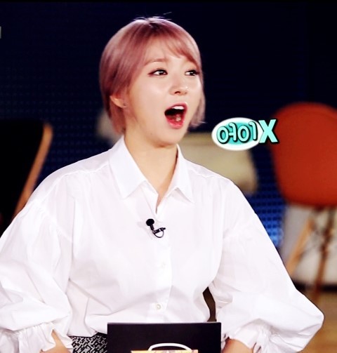 초아 vs 솔지 | 인스티즈