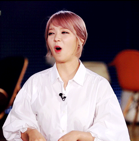 초아 vs 솔지 | 인스티즈