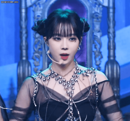 윈터의 만두에는 감동이 있다.gif | 인스티즈