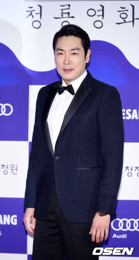 수트는 키크고 마른사람이 입어야 멋있다는 편견을 깨준 배우 | 인스티즈