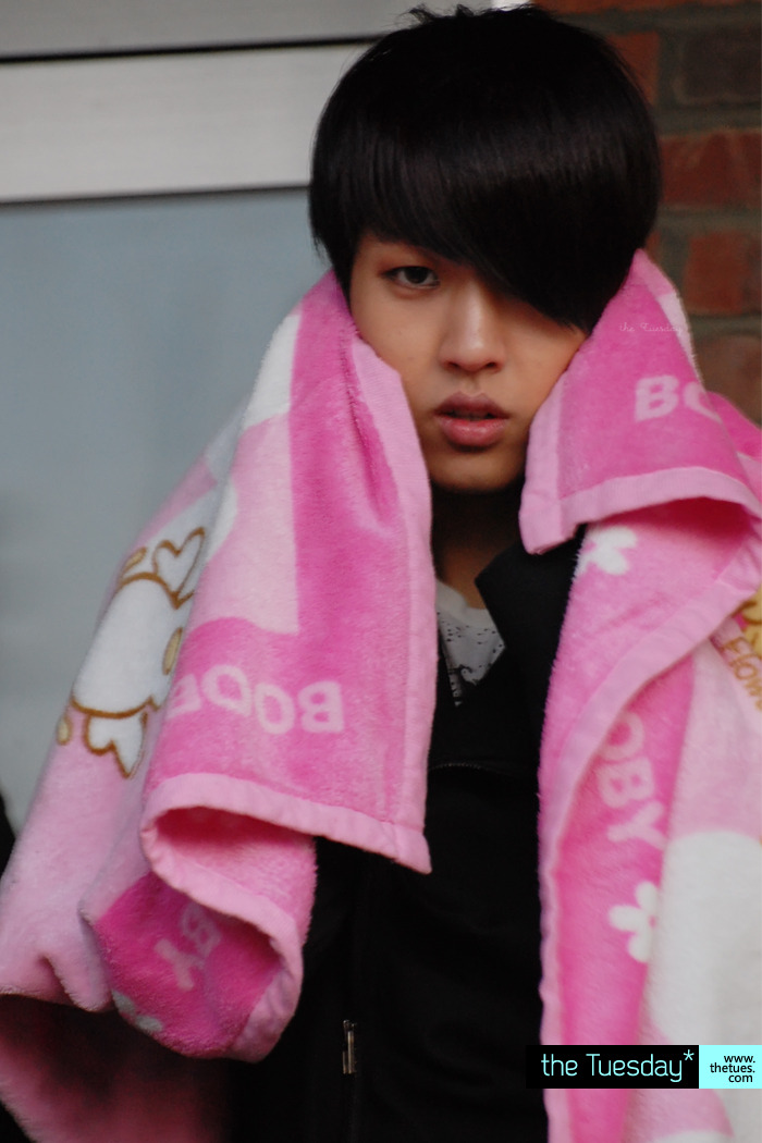 전형적인 중고딩때 일진 무리중에 꼭 있는 애들 (무릎꿇고들어오시긔) | 인스티즈