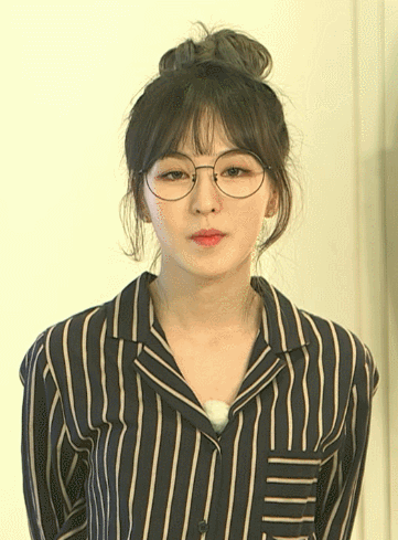 안경 쓴 웬디.gif | 인스티즈
