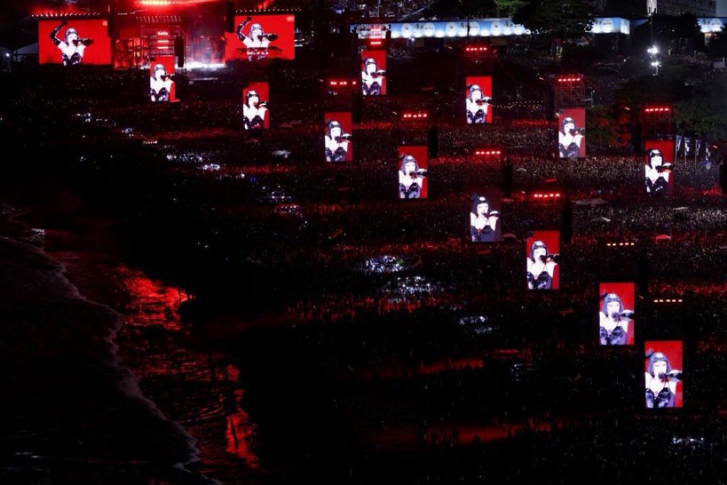 210만명 모였다는 레이디가가 오늘자 브라질 무료공연 | 인스티즈