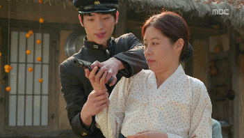 키스하는 것도 뭣도 아닌데 섹슈얼 텐션 개쩌는 장면甲.gif | 인스티즈