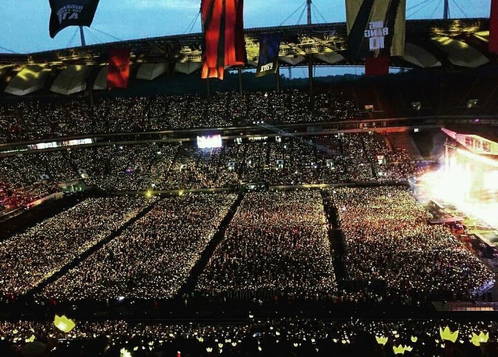 위험해 보이는 빅뱅 콘서트 밀도.jpg | 인스티즈