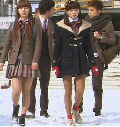 [드림하이] 예전에 수지-아이유 다리굵기 비교짤이라고 돌아다니던 사진.jpg | 인스티즈