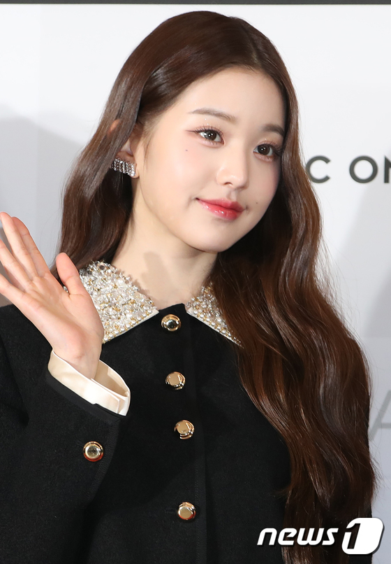 오늘자 더팩트 뮤직 어워즈 아이브 장원영 기사사진 ㄷㄷㄷ | 인스티즈