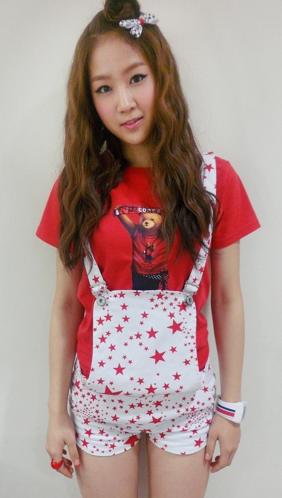 전형적인 중고딩때 일진 무리중에 꼭 있는 애들 (무릎꿇고들어오시긔) | 인스티즈