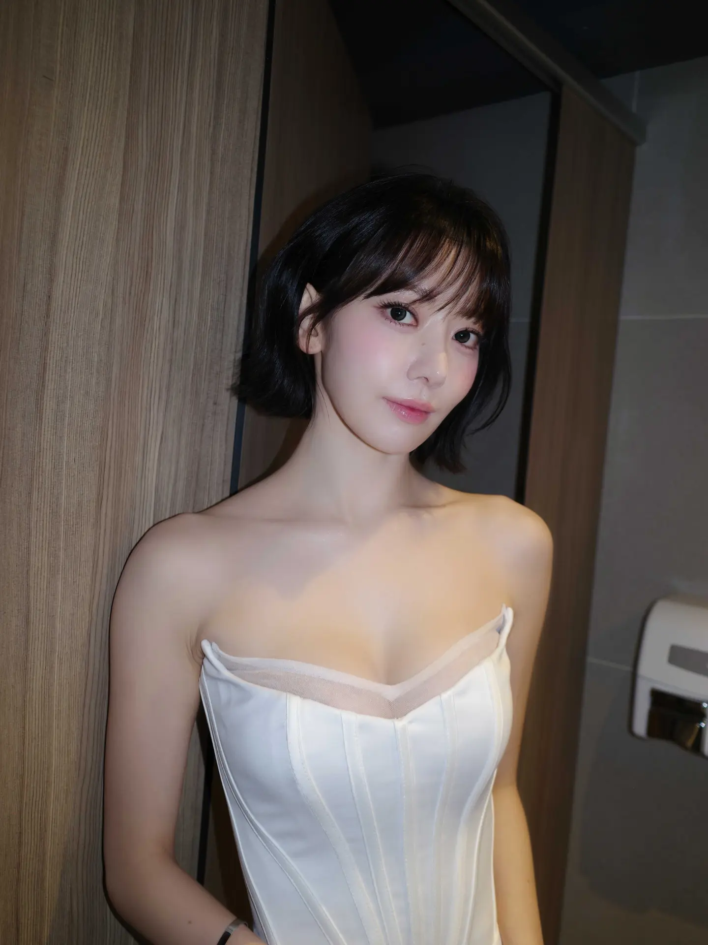 새하얀 피부가 개쩌는 르세라핌 사쿠라 .jpg | 인스티즈