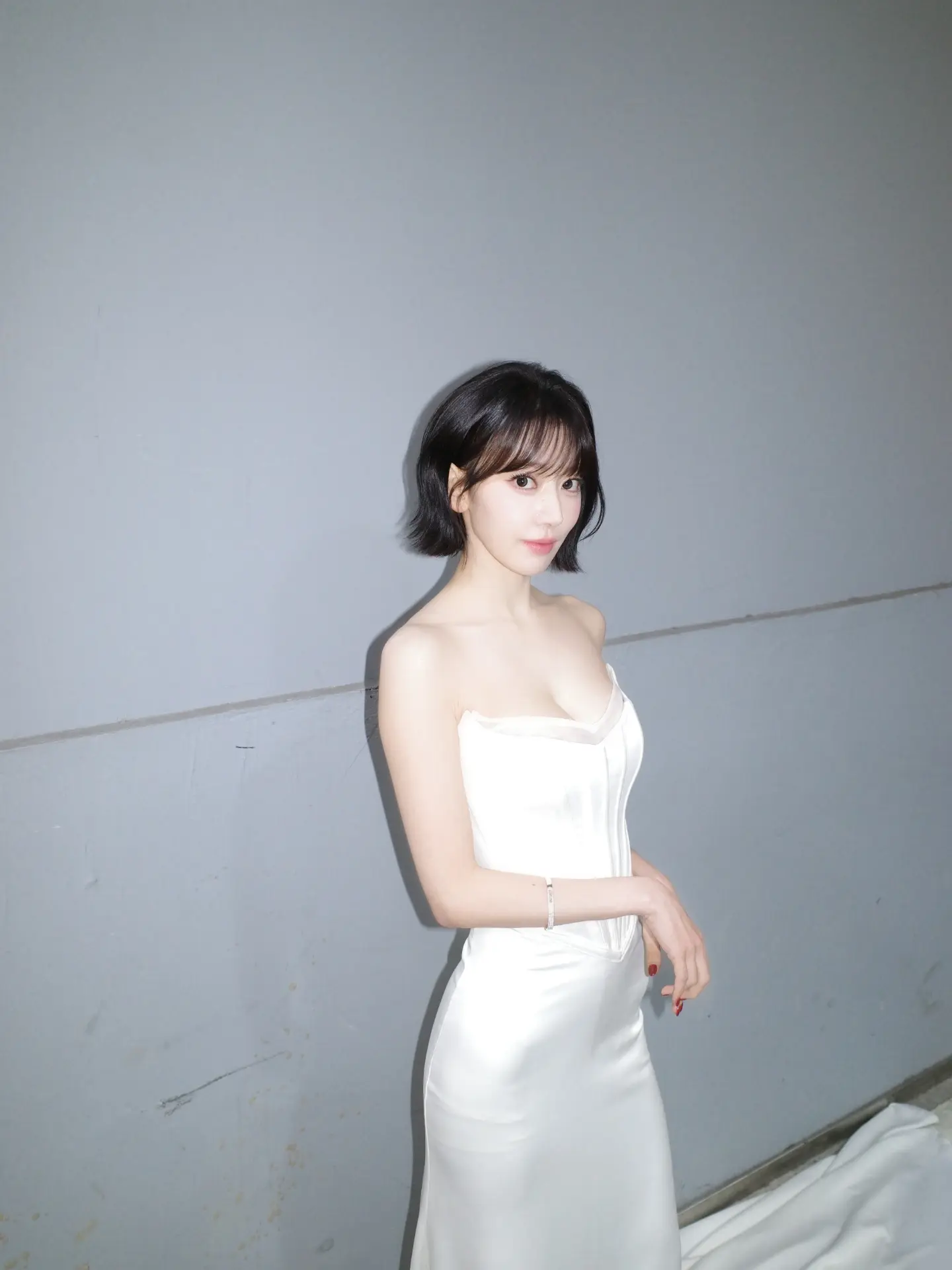 새하얀 피부가 개쩌는 르세라핌 사쿠라 .jpg | 인스티즈