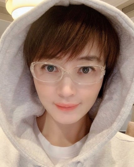 몇 년째 유행 중인 안경 | 인스티즈