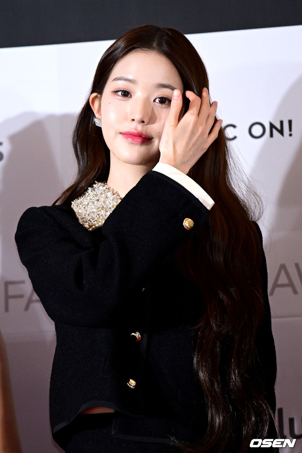 오늘자 더팩트 뮤직 어워즈 아이브 장원영 기사사진 ㄷㄷㄷ | 인스티즈