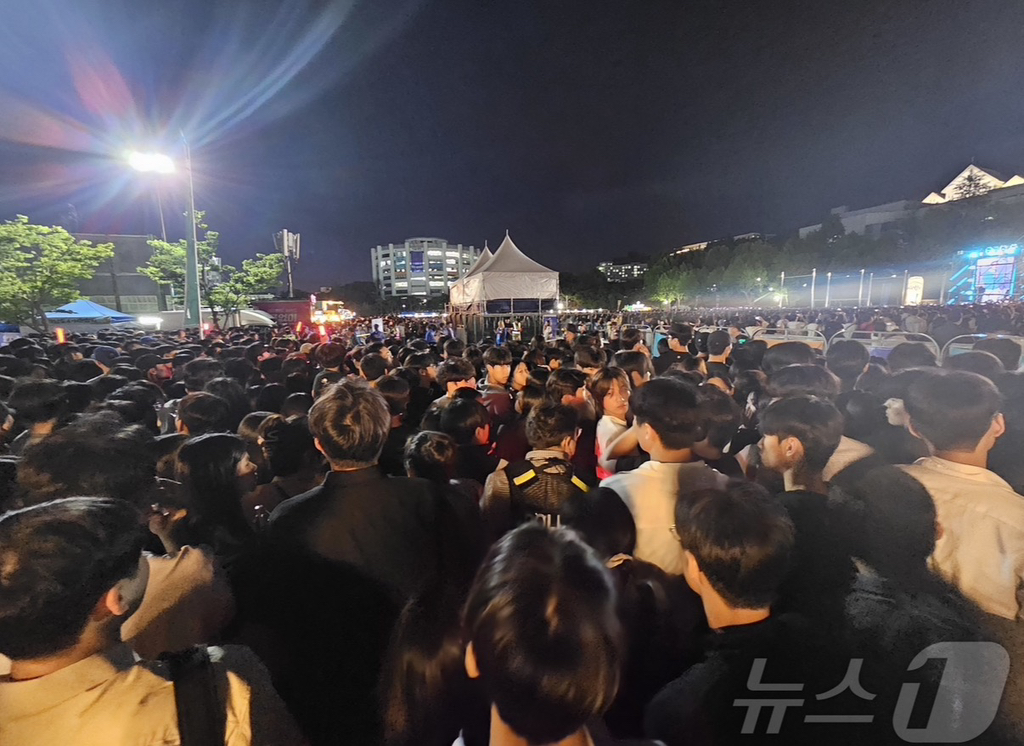 뉴진스 조선대 축제때 인파 4.5-5만명 추산 | 인스티즈