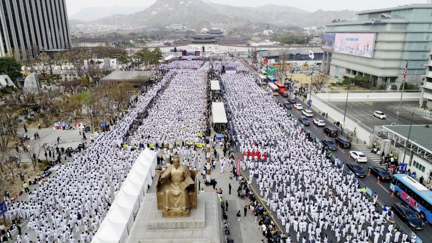 광화문에서 열리는 각종집회 공연 참가자 숫자의 기준이 될 수 있는 사진 | 인스티즈