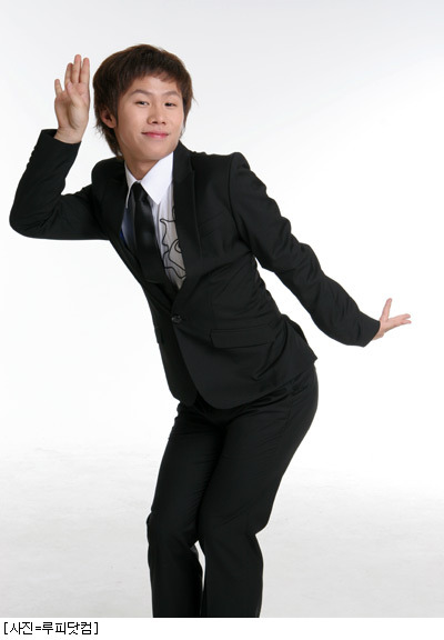 전형적인 중고딩때 일진 무리중에 꼭 있는 애들 (무릎꿇고들어오시긔) | 인스티즈