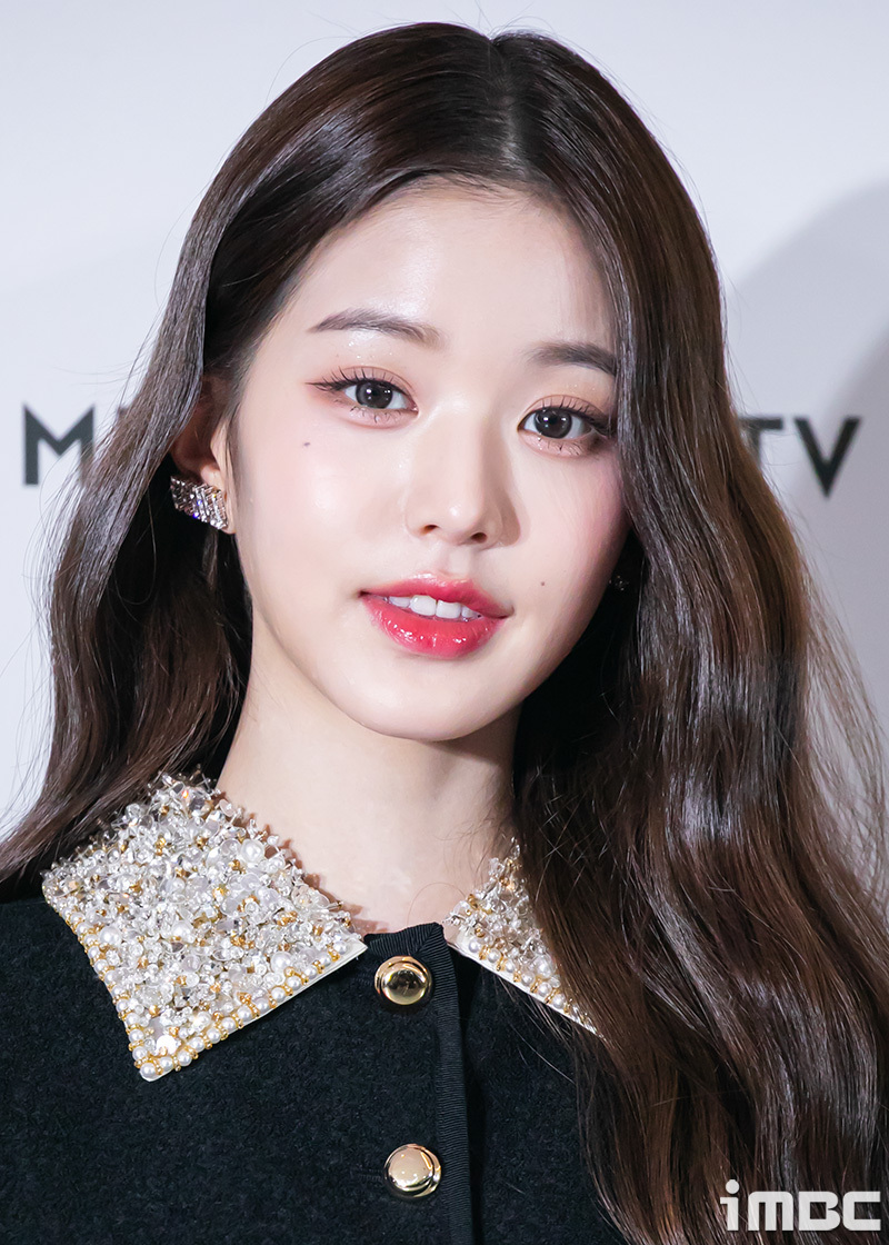 오늘자 더팩트 뮤직 어워즈 아이브 장원영 기사사진 ㄷㄷㄷ | 인스티즈