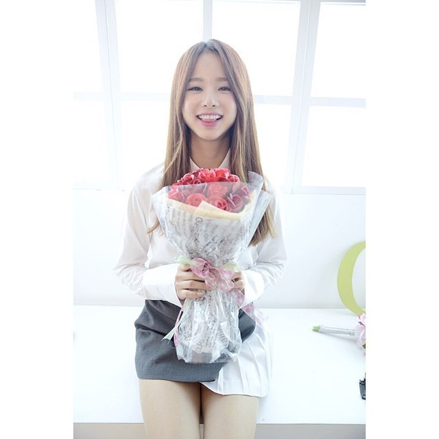 초아 vs 솔지 | 인스티즈