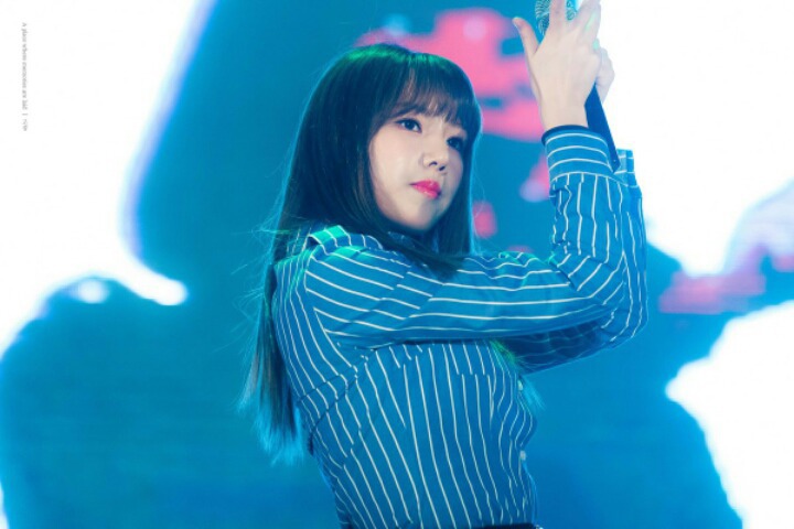 포카 교환하고 싶어서 여자친구 예린 | 인스티즈