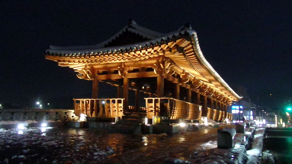 전주한옥마을 남천교 아치형의 아름다운 다리위의 한옥 누각 설경 및 야경 (안구정화) | 인스티즈