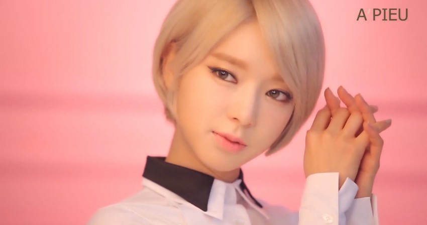 초아 vs 솔지 | 인스티즈