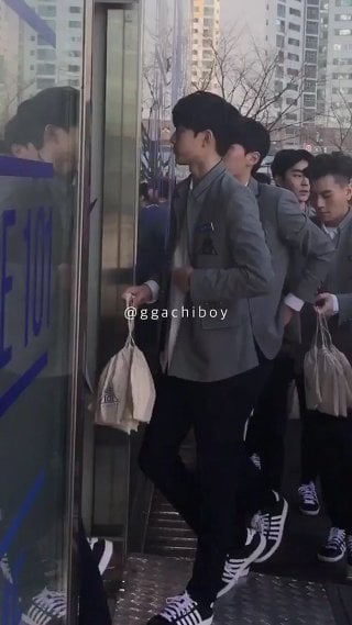 산들을 능가하는 안경 착불착 갭 | 인스티즈