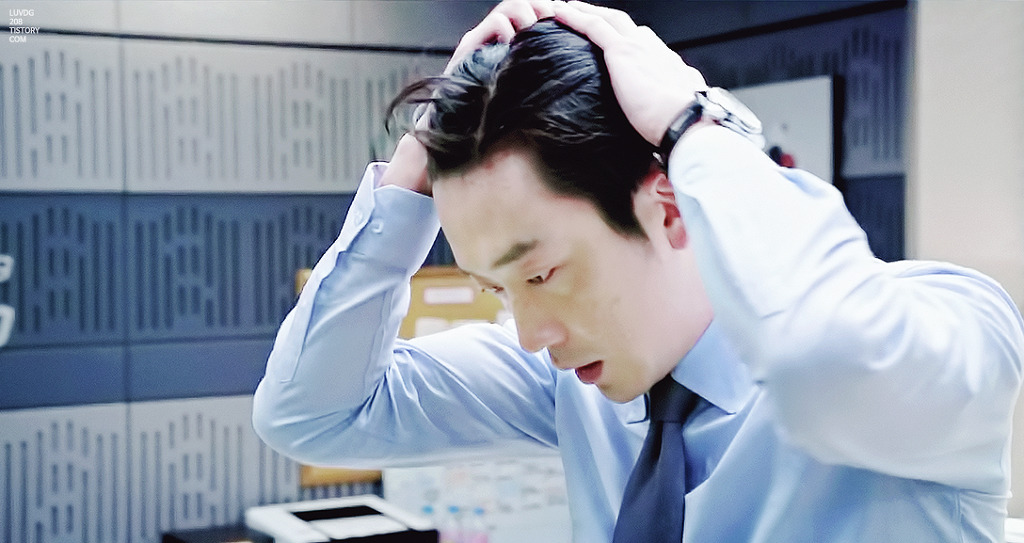 흡연자들 담배 땡기게 하는 더 테러 라이브 하정우 흡연씬.gif | 인스티즈