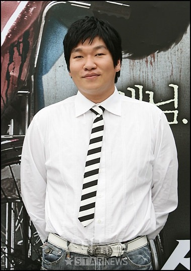 전형적인 중고딩때 일진 무리중에 꼭 있는 애들 (무릎꿇고들어오시긔) | 인스티즈