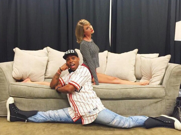 테일러 스위프트의 시그니처 립색깔 red lip | 인스티즈