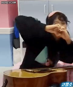 다크서클이 매력인 이서연.gif | 인스티즈