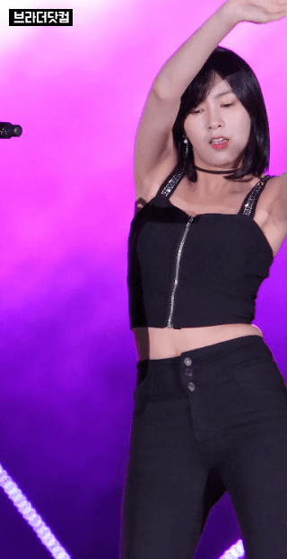 어제자 오하영 섹시한 겨드랑이.JPGIF | 인스티즈