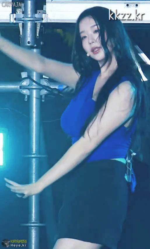 트리플에스 김채연 어제 충남대 축제...gif | 인스티즈