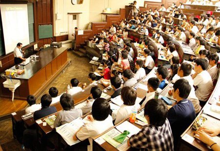 대학가면 다 이런강의실에서 수업듣는줄 알았음 | 인스티즈